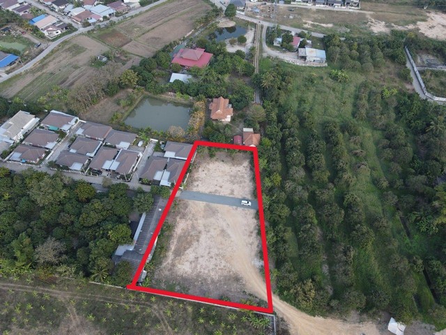 ขายที่ดินเปล่า 2-1-57ไร่ 9.1ลบ. ถนน น้ำประปา ไฟฟ้า ใกล้ ถนนวงแหวน3รอบนอก เช้าออกหลายทาง ต.หนองผึ้ง อ.สารภี เชียงใหม่