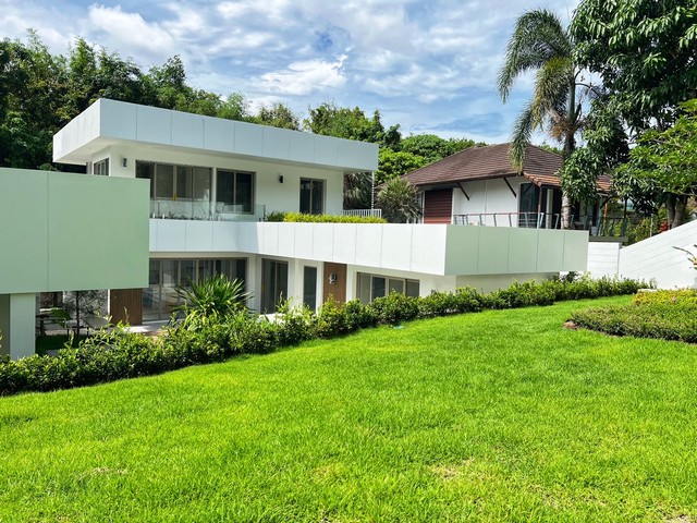 For Sales : Kathu, Loch Palm Villa, 4 Bedrooms 6 Bathrooms