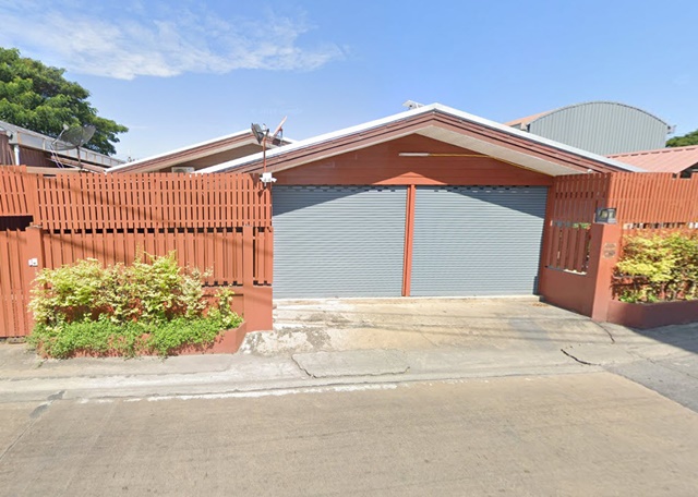 ให้เช่าบ้านกว้าง รามอินทรา 113–119 เขตมีนบุรี  74ตร.วา 274 ตร.ม. 3นอน  ทำเลใกล้ MRTบางชัน 800 ม.  ถนนรามอินทรา กาญจนาภิเษก Motorway