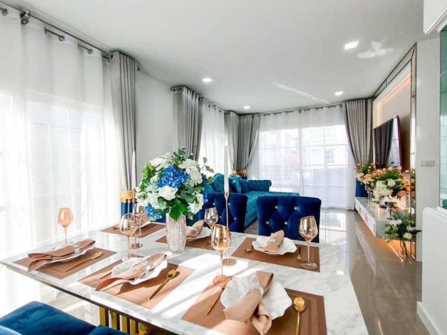 ให้เช่าบ้านเดี่ยว2ชั้น โครงการโกเด้นนีโอ บางนา-สวนหลวง แอร์เฟอร์นิเจอร์ครบ มี4ห้องนอน3ห้องน้ำ ราคาเช่าเดือนละ45,000บาท ถนนวงแหวนอ่อนนุช