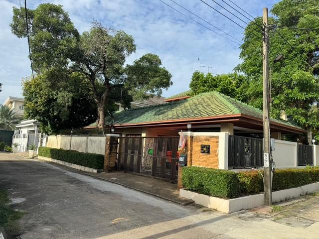 ขายบ้านเดี่ยว2ชั้นหลังมุม 208 ตร.ว.Double space ถนนพุทธมณฑลสาย1ซอย39 ใกล้ทางด่วนศรีรัช