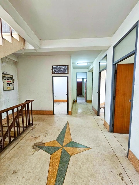 ติดริมถนนราชพฤกษ์ แยกไฟฉาย 3.5 กม.100ตร.วา. ตลิ่งชัน  BTSจรัญ13 2กม.640ตร.ม.  15นอน 15 น้ำ เดอะ เซอร์เคิล ราชพฤกษ์ 300 ม. ทำเลดี