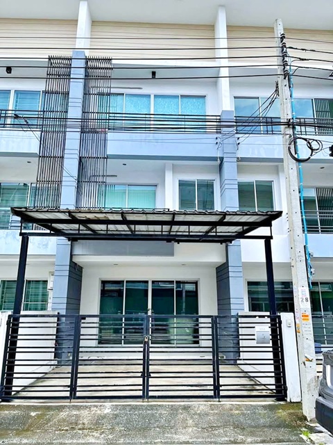 ตรงข้าม เพชรเกษม 81 โฮมโปร เพชรเกษม 1.3 กม. ให้เช่าโฮมออฟฟิศ  3ชั้น 22ตร.วา. ตลาดหนองแขม 328 ม. 242 ตร.ม. ม.ธนบุรี 1.4 กม. 3นอน 