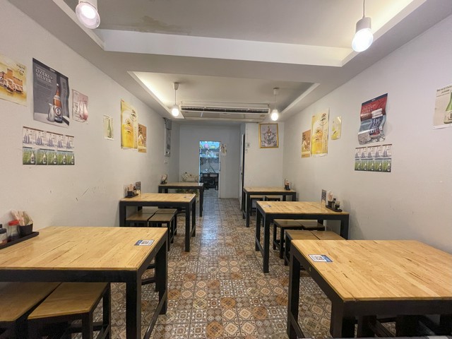 เซ้ง ด่วนมาก ร้านอาหารชื่อดัง ทำเลดี หน้าถนนจันทน์ ทุ่งวัดดอน สาทร มีที่จอดรถใกล้เคียง อยู่ในแหล่งชุมชน