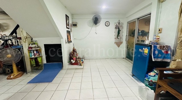 ทาวน์เฮ้าส์ ลาดพร้าว วิลเลจ ซอยนาคนิวาส 42 ทำเลดี ราคาถูก