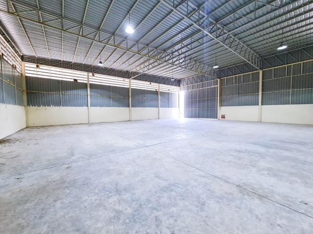 พระพุทธชินราช 3 กม.  ม.นเรศวร โกดัง เทเลอร์หางพ่วงเข้าได้ ตำบลบึงพระ เมืองพิษณุโลก เพียง 8 กม. 400 ตร.ม. 440 ตร.ม. 1,300 ตร.ม ถนนกว้าง 14 ม.