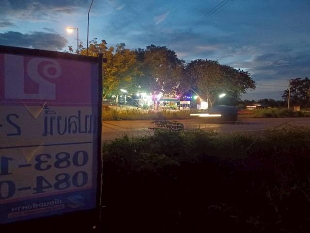 ขายที่ดินราคาถูก ทำเลดี ติดถนนสายหลัก  2-0-12 ไร่   บ้านเนินมะครึด  วัดโบสถ์  พิษณุโลก    ZK557