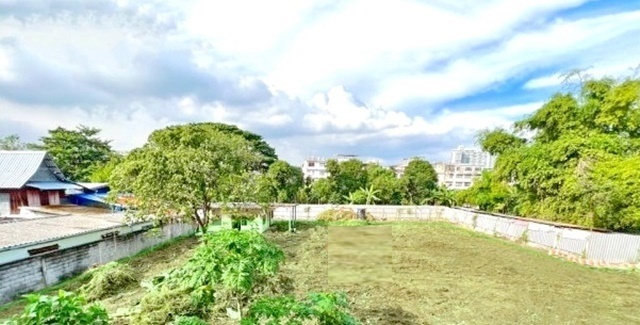 ไอคอนสยาม ใจกลางเมือง BTSเจริญนคร 400ม. ให้เช่าที่ดินถมแล้ว  เกือบ1ไร่ 3งาน 60ตรว. 1430ตรม.เดินทางสะดวก