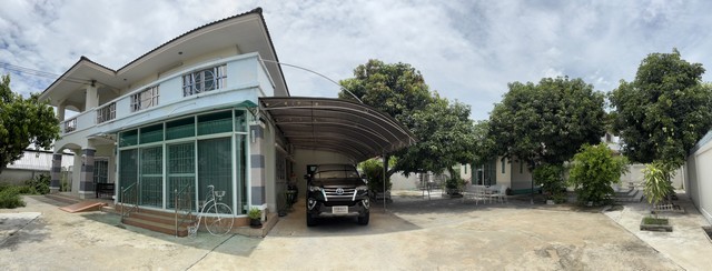 ขายบ้านเดี่ยว 2 ชั้น  เรือนรับรองชั้นเดียว 1 หลังในรั้วเดียวกัน แขวงศาลาธรรมพน์ เขตทวีวัฒนา กรุงเทพ