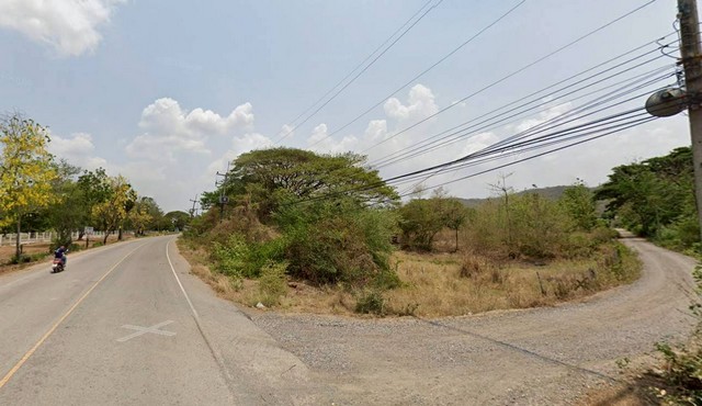 ที่ดินเปล่าทำเลทอง 3 ไร่ ติดถนน 2 ด้าน  ตรงข้าม ศูนย์เมล็ดพันธุ์ข้าวนครสวรรค์ ใกล้ สปร. เขาเขียว