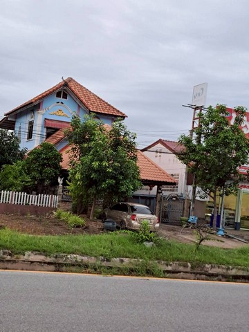 ขายบ้านพร้อมที่ดิน 75 วา  ราคาถูก ทำเลดี กลางเมืองวัดโบสถ์  เยื้อง ธกส.วัดโบสถ์  พิษณุโลก  ZK558