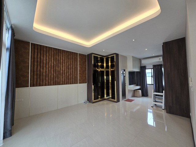 ให้เช่าHome Office โครงการ ดิสทริค เอกมัย-รามอินทราทำเลดีย่าน เลียบทางด่วนรามอินทรา-อาจณรวค์ ,นวลจันทร์ รามอินทรา40 