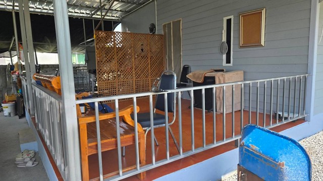 ขายบ้านพร้อมที่ดิน หลังเทศบาลเขาพระงาม อำเภอเมือง จังหวัดลพบุรี เนื้อที่ 99 ตารางวา