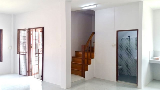 ขายบ้านเดี่ยว 2 ชั้น 80 ตร.ว. หมู่บ้านพรธิสาร 8 ซอย 13 ตำบลคลองเจ็ด อำเภอคลองหลวง จ.ปทุมธานี