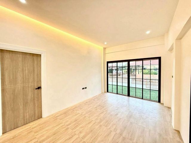 ให้เช่าบ้านตัวอย่าง หมู่บ้านอินดี้ 2 บางนา-รามคำแหง 2 หลังมุม มีสวนในรั๊ว เฟอร์นิเจอร์ครบ พร้อมอยู่