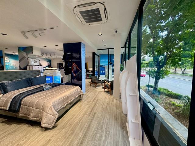 ให้เช่าพื้นที่ 150 ตรม. ติดถนนใหญ่ นราธิวาสฯ-สาทร ติดคอนโด Rhythm เหมาะทำคลีนิค ร้านอาหาร สำนักงาน โชว์รูม ใกล้ BTS ช่องนนทรี