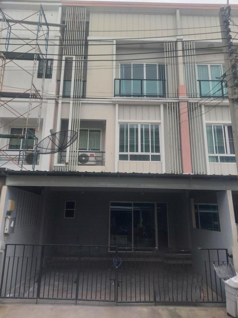 HR 6157 ให้เช่า ทาวน์โฮม patio พัฒนาการ 38 เลี้ยงสัตว์และจดทะเบียนได้