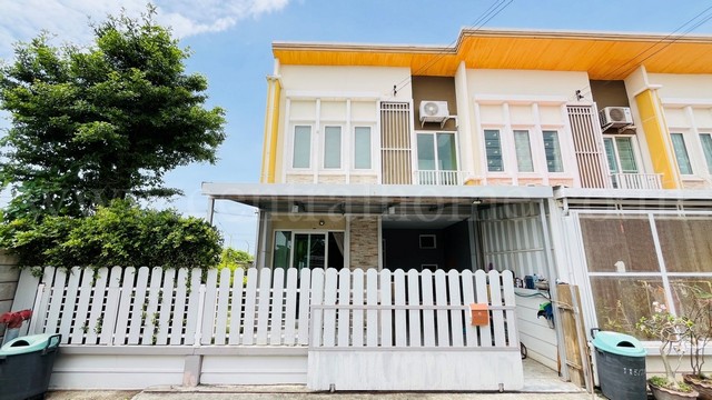 ขายด่วน ทาวน์โฮม โกลเด้น ทาวน์ พระราม 2 หลังริม พื้นที่เยอะ 