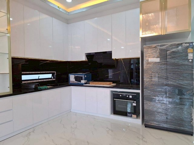 บ้านพูลวิลล่าใหม่ สไตล์โมเดิร์น – พัทยา  หมู่บ้านมาบประขัน ราคาขาย 6,900,000 บาท 3 ห้องนอน | 4 ห้องน้ำ