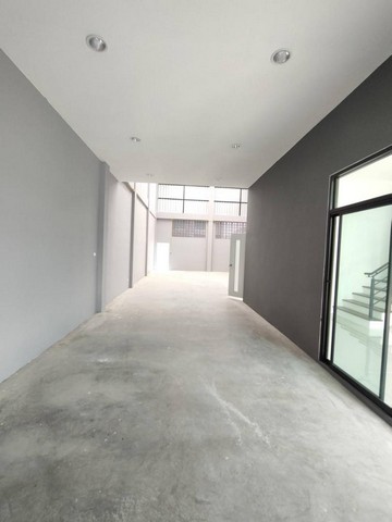 ให้เช่าอาคารพาณิชย์พร้อมโกดัง450ตร.ม.หลังมุมย่านบางใหญ่นนทบุรีซอยกัตนาใกล้ รพ.บางใหญ่