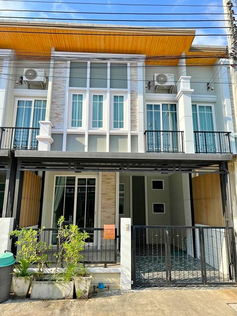 ตลาดราชพฤกษ์ 2.3 กม.ถ.กาญจนาภิเษก บางนา-สวนหลวง โครงการหรูมีส่วนกลาง เมกกะบางนา ให้เช่าบ้านทาวน์เฮาส์ 2 ชั้น 3 นอน 