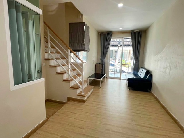 ตลาดราชพฤกษ์ 2.3 กม.ถ.กาญจนาภิเษก บางนา-สวนหลวง โครงการหรูมีส่วนกลาง เมกกะบางนา ให้เช่าบ้านทาวน์เฮาส์ 2 ชั้น 3 นอน