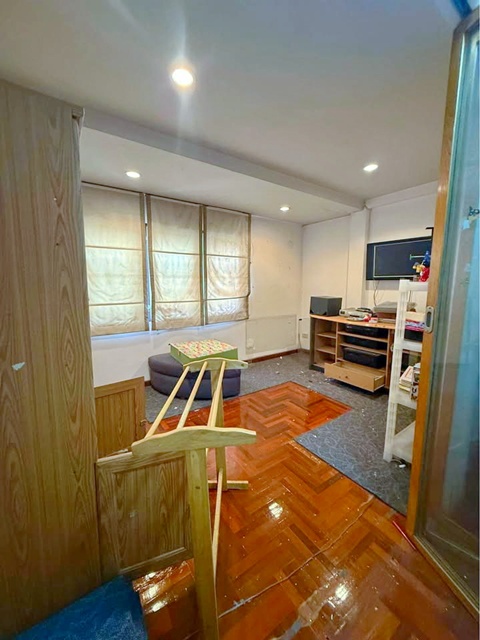 ลาซาล28-34 ถ.สุขุมวิท105 ให้เช่าบ้านหลังมุม 3ชั้น 3-4จอดรถ BTSบางนา 1.6กม. 30 ตร.วา. 360 ตร.ม. ตลาดลาซาล2000 400 ม. แยกลาซาลตัดใหม่  3 นอน 