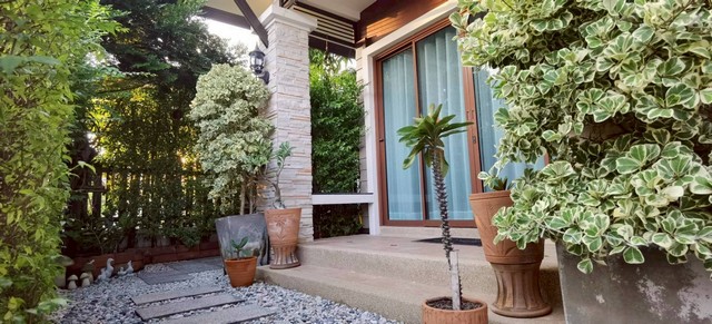 ให้เช่า บ้านพักสไตล์รีสอร์ท หมู่บ้านวนิศาวิลล์ บ้านสวย พร้อมด้วยเฟอร์นิเจอร์อุปกรณ์เครื่องใช้ครบครัน เข้าอยู่ได้เลย