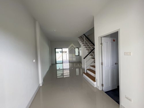 ทาวน์โฮม 2 ชั้น  (โครงการใหม่ มือ 1) ถนน  ข้าวหลาม - บางแสน ทำเลดี