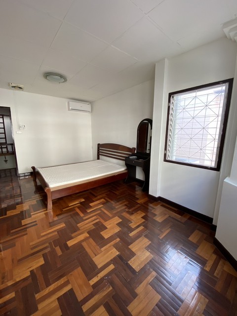 P1179 ให้เช่า ทาวน์เฮ้าส์ หมู่บ้าน ชัยภัทร ลาดพร้าววังหิน 83 เดินทางสะดวก หาของกินได้สะดวกสบาย พร้อมเข้าดู เดือนตุลาคม 