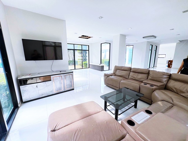 ตลาดน้ำคลองลัดมะยม 534 ม. MRT หลักสอง 4.5 กม.ให้เช่า คฤหาสน์เดี่ยว 3ชั้น 100 ตร.วา.300 ตร.ม. ติดถนนใหญ่ 3นอน 4น้ำ สมาคมชาวปักษ์ใต้ 1กม.ถ.