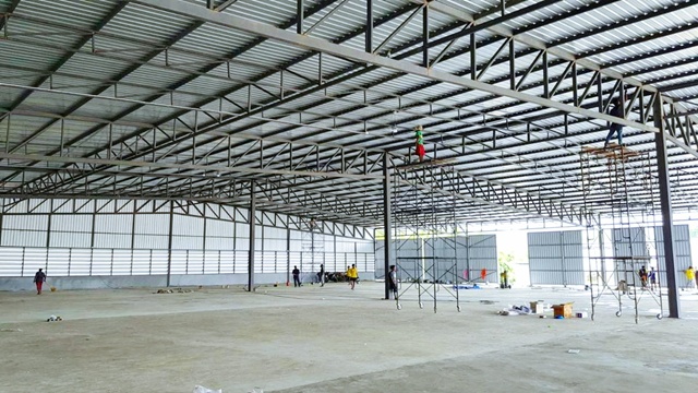 ให้เช่าโกดัง 3,005 ตร.ม.ตะกั่วทุ่ง พังงา ตลาดโคกกลอย 750 ม. คลังสินค้า ขนาดใหญ่ พร้อมที่จอดรถ  ใกล้ถนนหลัก ชุมชน ตลาดโคกกลอย 750 ม.