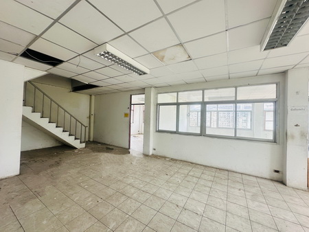 ขายด่วน! ทรัพย์หลุดขายฝากใกล้เซ็นทรัล ศาลายา – อาคารพาณิชย์ 4 ชั้น มีชั้นลอย อยู่ถนนฝั่งเดียวกัน