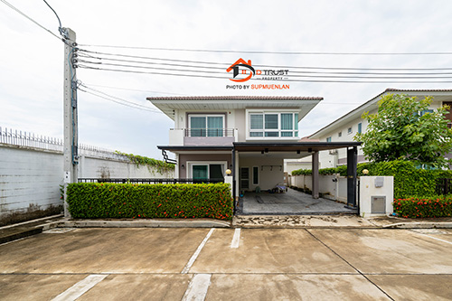 ขาย บ้านเดี่ยว ศุภาลัย ไพรด์ ประชาอุทิศ หลังมุมริม 4 ห้องนอน 3 ห้องน้ำ 1 ห้องครัว เนื้อที่ 51.3 ตร.ว. สภาพบ้านยังใหม่ เพดานสูง 2.6 เมตร โครงสร้างบ้านดีแข็งแรง ภายในบ้านสวย มีตกเเต่งต่อเติมเพิ่มหลายจุด พร้อมอยู่ ภายในจอดรถได้ 2 คัน ขายราคาไม่เเพง     การเดินทางสะดวกใกล้ ทางพิเศษเฉลิมมหานคร และ วงแหวนอุตสาหกรรม.จุดเด่นบ้านหลังนี้๐ ชั้น 1 ติดเหล็กดัด ๐ มีพื้นที่ใช้สอยบร�