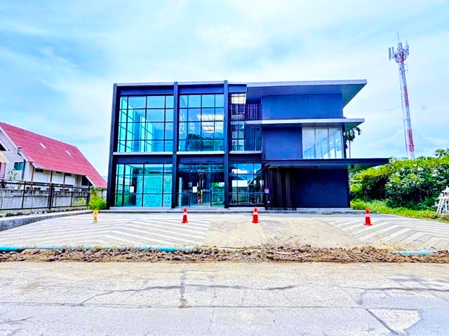 แม็คโคร ศรีนครินทร์ 1.49กม.  MRTศรีแบริ่ง  ศรีลาซาล 1.2กม. ให้เช่า ออฟฟิศขนาดใหญ่ 250 ตร.วา. 1,000 ตร.ม. เซ็นทรัล บางนา 2.8 กม.