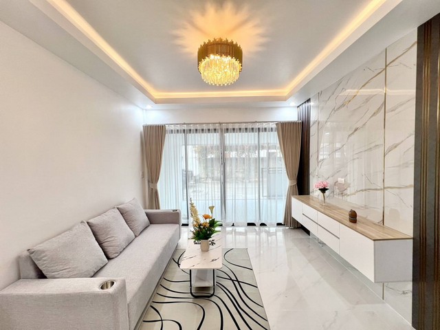 ขายบ้านทาวเฮ้า   ซอยเนินพลับหวาน หมู่บ้านฉัตรแก้ว 9