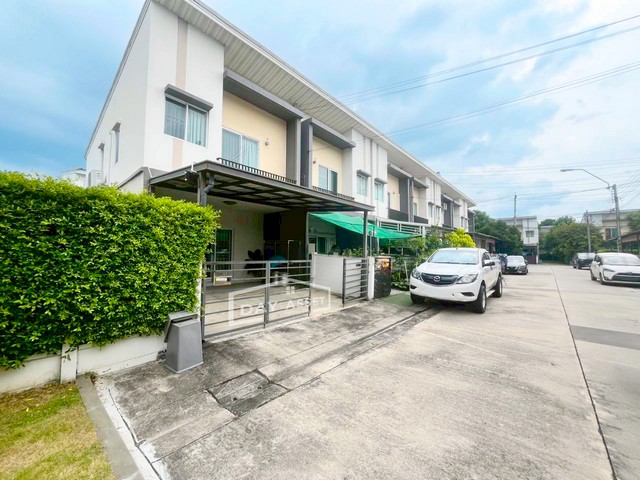 ขายทาวน์โฮม 2 ชั้น หลังมุม หมู่บ้านพลีโน่ พหลโยธิน - สายไหม ใกล้ลงทางด่วนรามอินทรา – อาจณรงค์ เนื้อที่ 32.3 ตร.ว. ขายเพียง 3,690,000 ล้านบาท