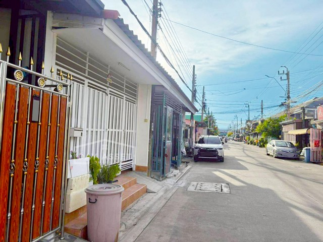 หมู่บ้านบูรพาวิลล่า 16 ดอนเมือง ซอยวัดเวฬุวนาราม 15 ใกล้สนามบินดอนเมืองและรถไฟฟ้า เนื้อที่ 20 ตร.ว. ขายเพียง 1,790,000 ล้านบาท