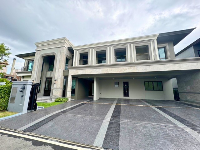 ขายบ้านเดี่ยว 2 ชั้น แกรนด์ บางกอก บูเลอวาร์ด กรุงเทพกรีฑา ขนาด 135 ตร.วา ตกแต่งหรู ใกล้สนามบินสุวรรณภูมิ