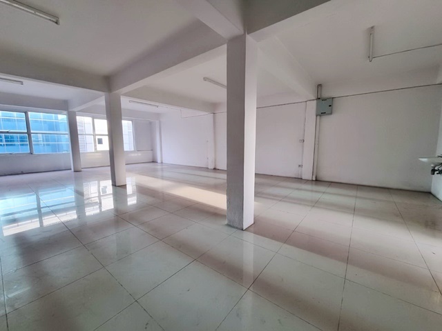 ให้เช่าตึกออฟฟิต 2 คูหา  Airport Link ลาดกระบัง 696กม กิ่งแก้ว ร่มเกล้า พระจอมเกล้า 8ม.x14ม. ถูกที่สุด  4ชั้น  37ตรว. 437ตรม..จอดรถ 2คัน