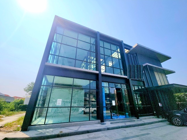 เซ็นทรัล บางนา 2.8 กม. แม็คโคร ศรีนครินทร์ 1.49กม. MRTศรีแบริ่ง  ศรีลาซาล 1.2กม. ให้เช่า ออฟฟิศขนาดใหญ่ 255 ตร.วา. 1,005 ตร.ม.