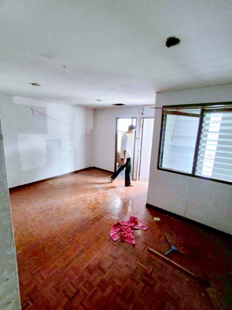 ให้เช่าทาวน์โฮม 3 ชั้น  30 ตร.ว. รัชดา จัตุจักร BTSห้าแยกลาดพร้าว 600 ม. รร.นานาชาติเซนต์จอห์น 423 ม.3 นอน  เซ็นทรัล ลาดพร้าว 1.3 กม.