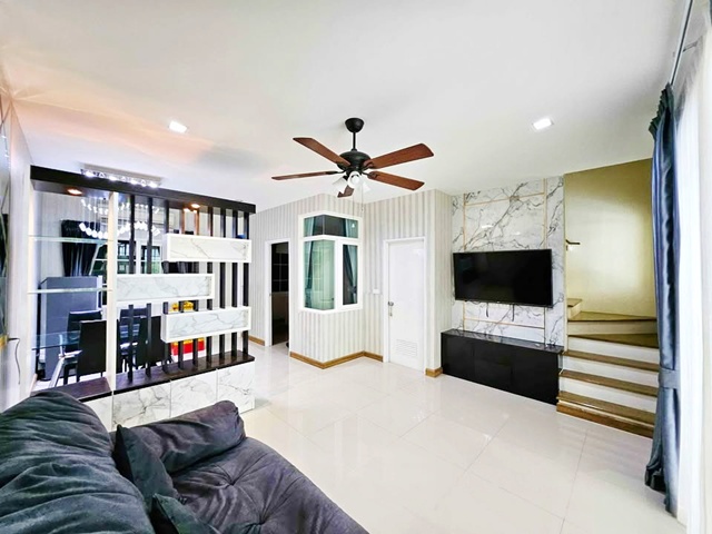 สุขสวัสดิ์-พุทธบูชา36 ม. พระจอมเกล้าธนบุรี 1.7 กม.ให้เช่าทาวน์เฮ้าส์ 2 ชั้น 4นอน 3น้ำ 23ตร.วา. 184ตร.ม. พร้อมเฟอร์ฯ  รพ.บางมด1 4 กม. 