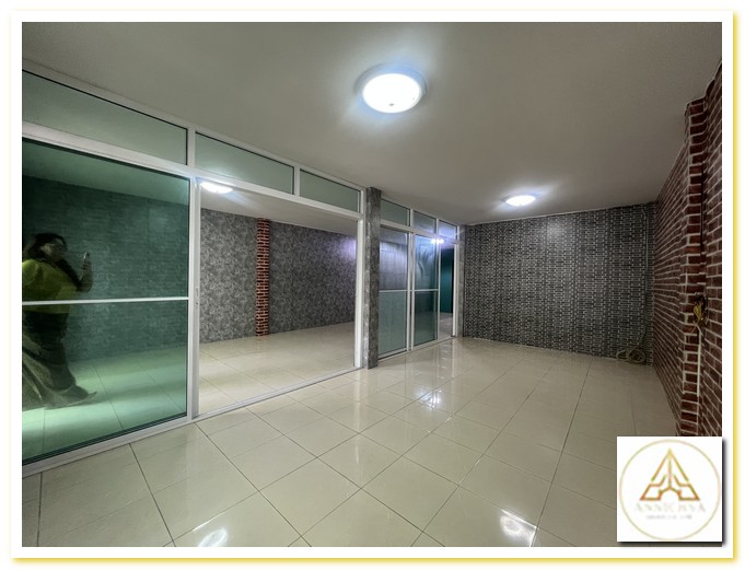 ทาวน์เฮ้าส์ 2 ชั้น 32 ตร.วา 4 ห้องนอน ใกล้นิคมอุตสาหกรรมบางพลี บางปู และมหาวิทยาลัยหัวเฉียว