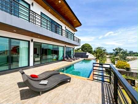 3-Storey Luxury Villa with Private Pool & Mountain View  for rent 4bed 5bath bophut koh samui suratthani 