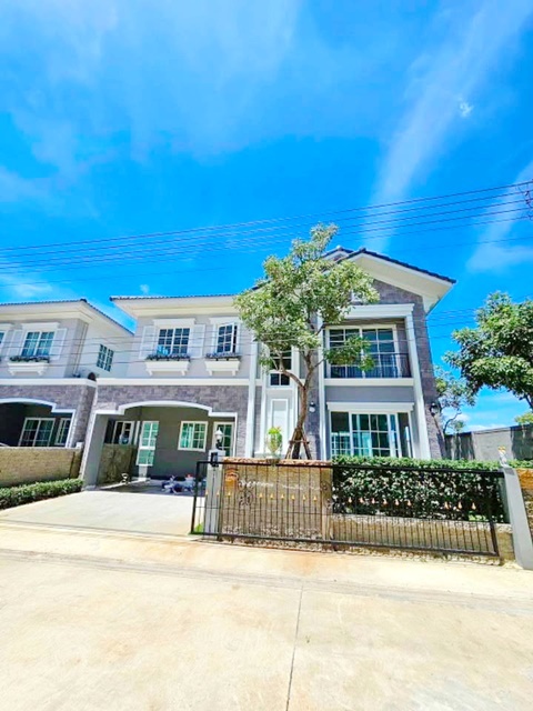 พร้อมเฟอร์ BRTรังสิต 2.4กม.ฟิวเจอร์พาร์ค รังสิต700ม.4นอน ให้เช่าบ้านเดี่ยวหรู 2 ชั้น 3 น้ำ 210 ตร.ม. 51 ตร.วา. แอร์ รังสิต-นครนายกคลอง1  