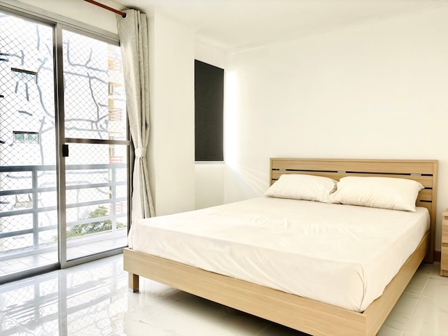 Waterford Park Rama 4 safe comfortable peaceful 4th floor BTS Phra Khanong