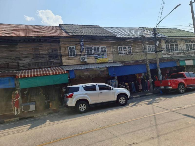 ขายบ้าน 2 ชั้น ใกล้ทะเล-วัดหลวงพ่ออี๋ ทำเลค้าขายใจกลางตลาดสัตหีบ ลดราคาพิเศษ