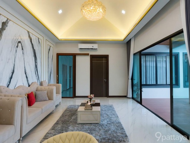 P1213 ขายพูลวิลล่า Modern Luxury โซนโป่ง พัทยา ติดธรรมชาติ ที่ดิน 100 ตร.วา พร้อมสระว่ายน้ำระบบเกลือ แถมเฟอร์นิเจอร์บิวท์อินทั้งหลัง