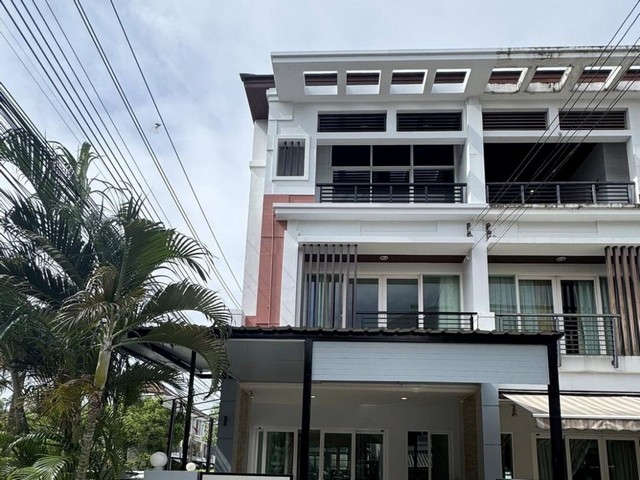 ให้เช่าทาวน์โฮม 3 ชั้น โครงการ บ้านกลางเมือง เออร์บาเนี่ยน พระราม 9-ลาดพร้าว ซอยลาดพร้าว 84